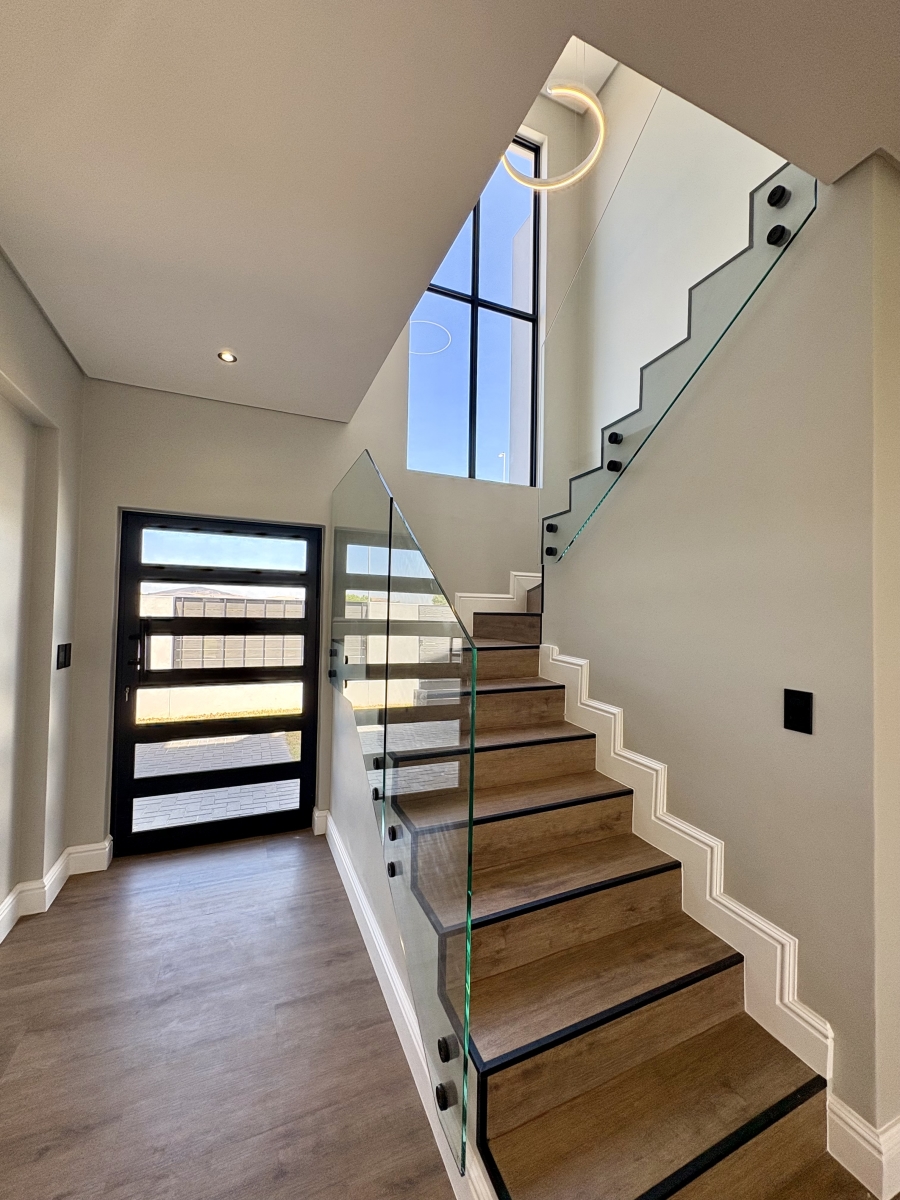 4 Bedroom Property for Sale in Sandown Western Cape